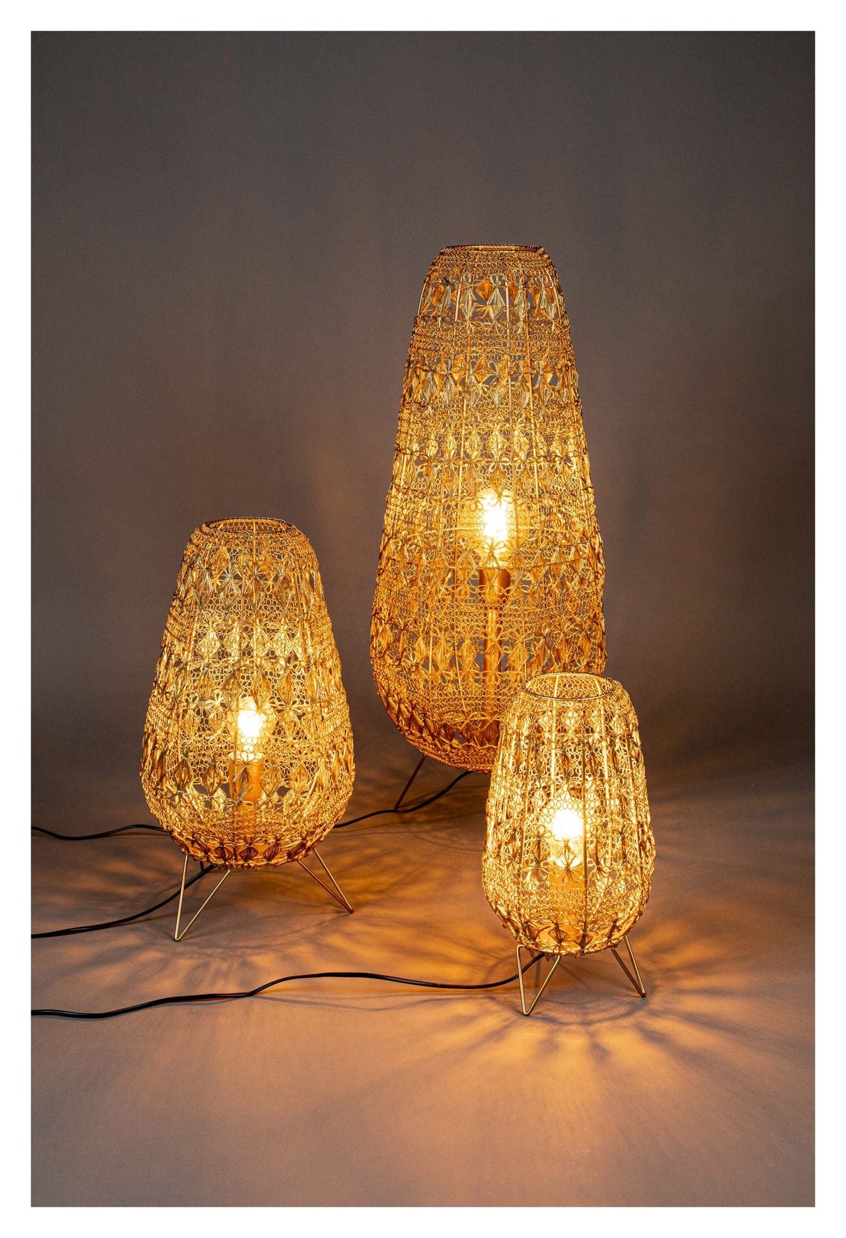 Dutchbone Filo s bordslampa, gyllene