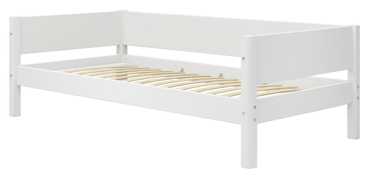 Flexa vit enkelsäng med headboard, 200x90