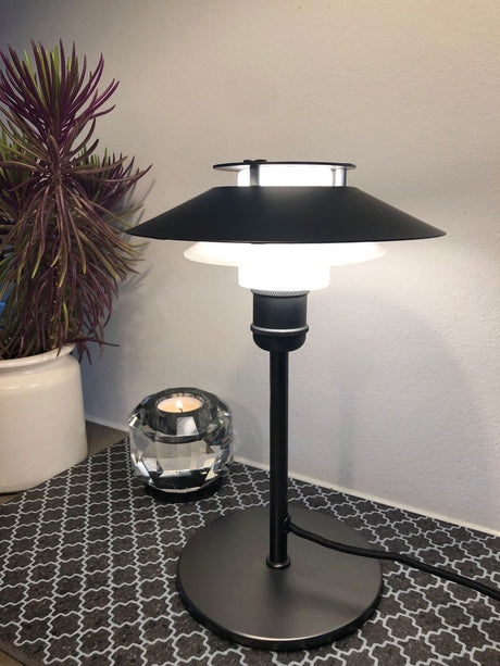 Halo Design 1123 Bordslampa Ø18, Gun-Black