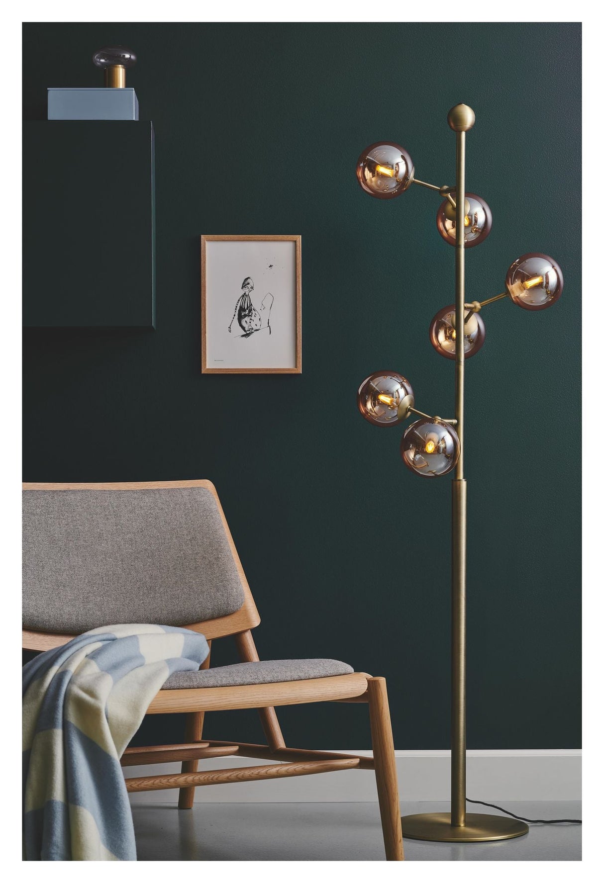 Halo Design Atom Floor Lamp Antik mässing 6xg9