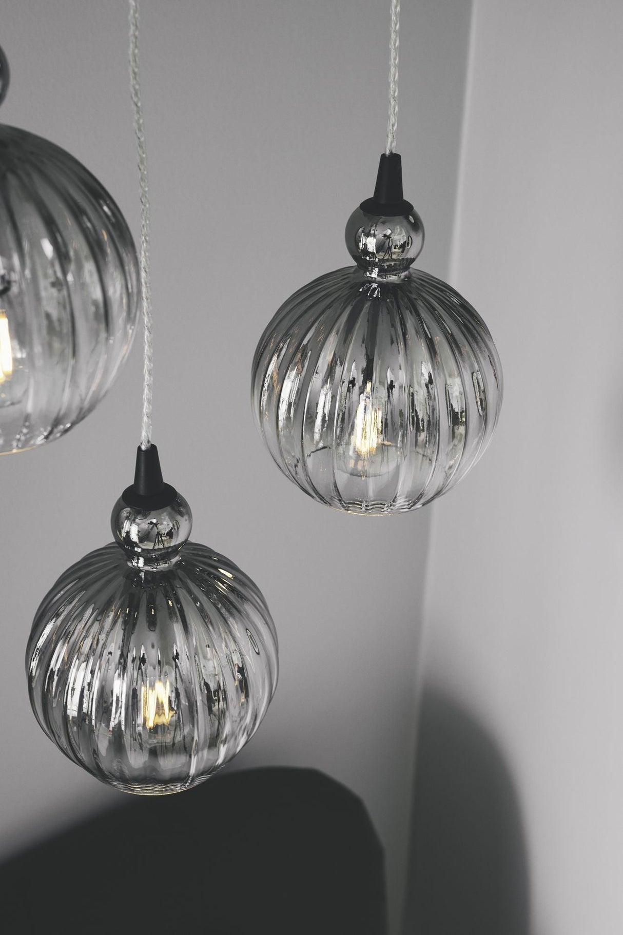 Halo Design Ball Pendant Luminaire Ø15, Smoke