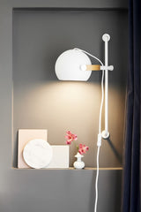 Halo Design D.C Wall Lamp Ø18 w/Arm, White w/Oak