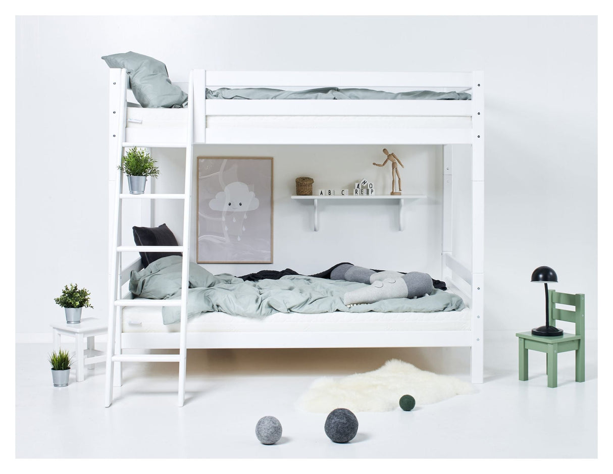 Hoppekids Eco Luxury Bunk Bed med sluttande stege 120x200 - vit