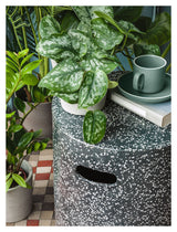 Jenell sidobord svart terrazzo-look, Ø35