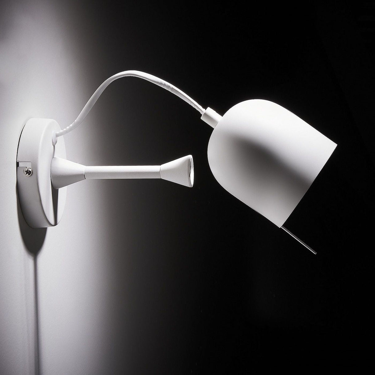 Liang Wall Lamp White