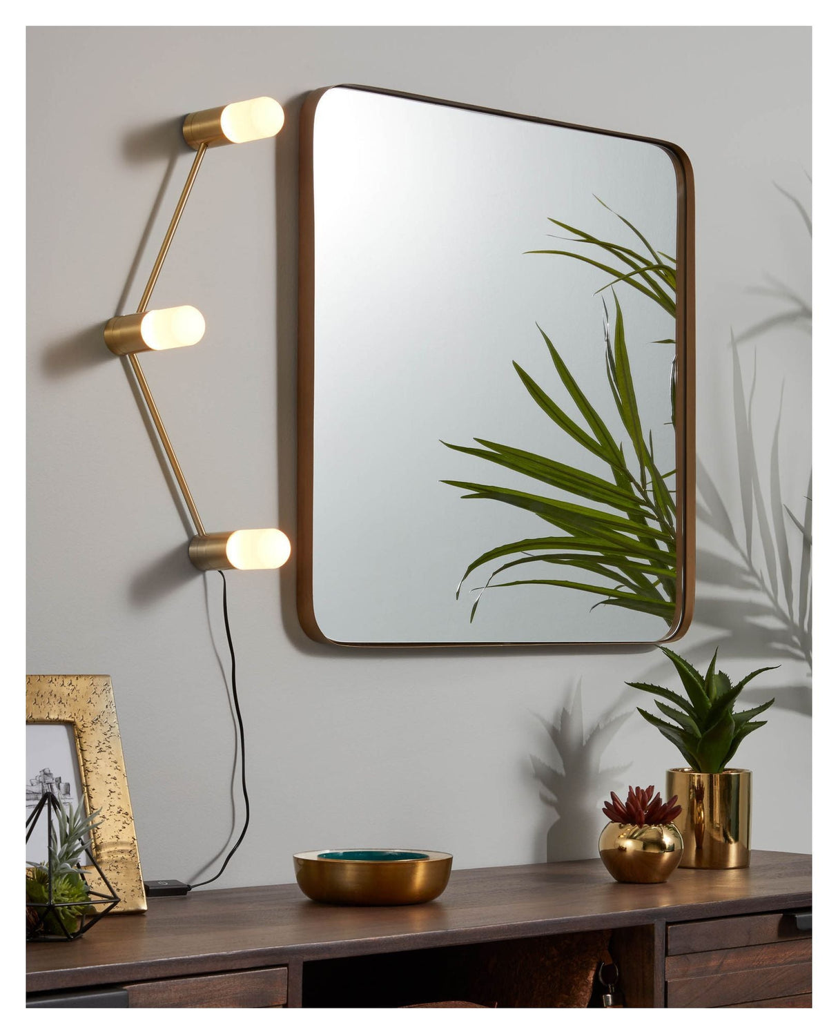 Marcus Mirror 60x60 cm gyllene