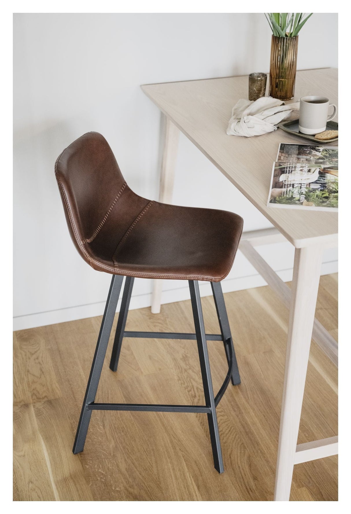 Auburn Barstool, brun faux läder