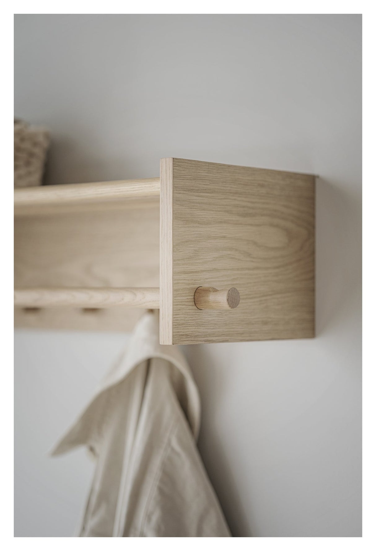 Hillmond, Hat Rack - Light Oak