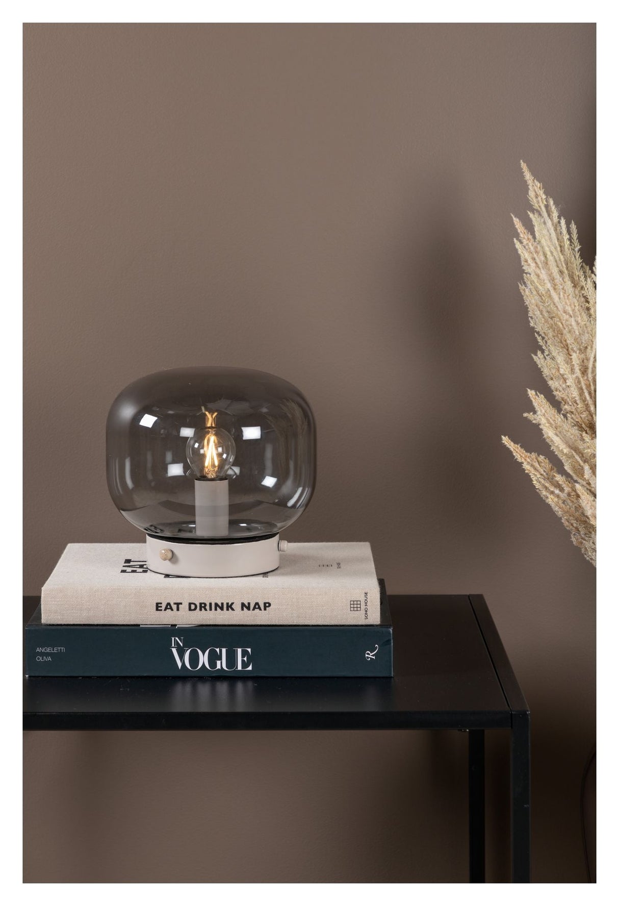 Bollonelie bordslampa, beige/svart smokey glas