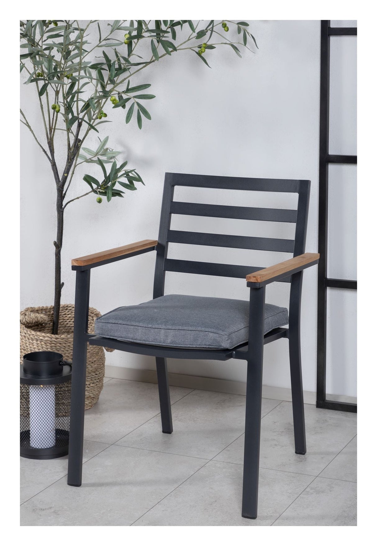 Brasilia Garden Chair w. Teakarmstöd - svart