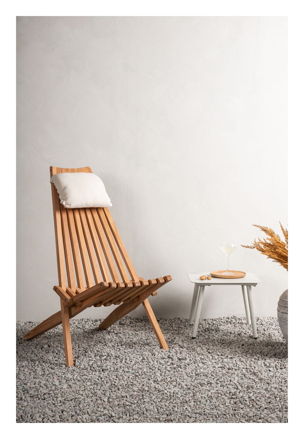 Lounge stol med beige kudde - teak