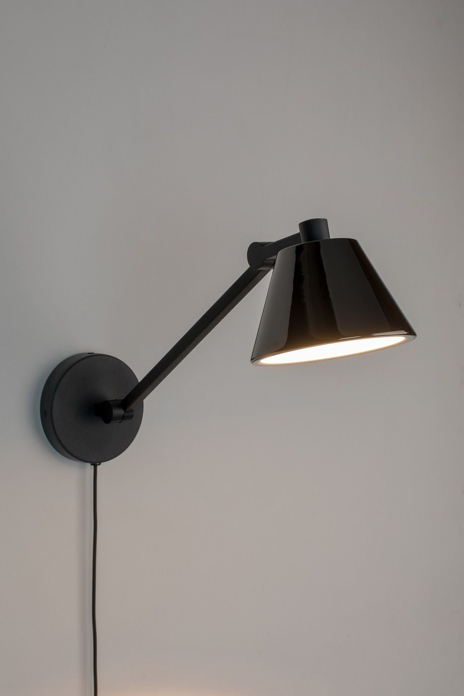 Zuiver Lub Wall Lamp - Svart